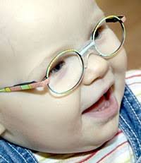 Bebek ve Çocuk Gözlüğü Seçimi Nasıl Olmalıdır ?